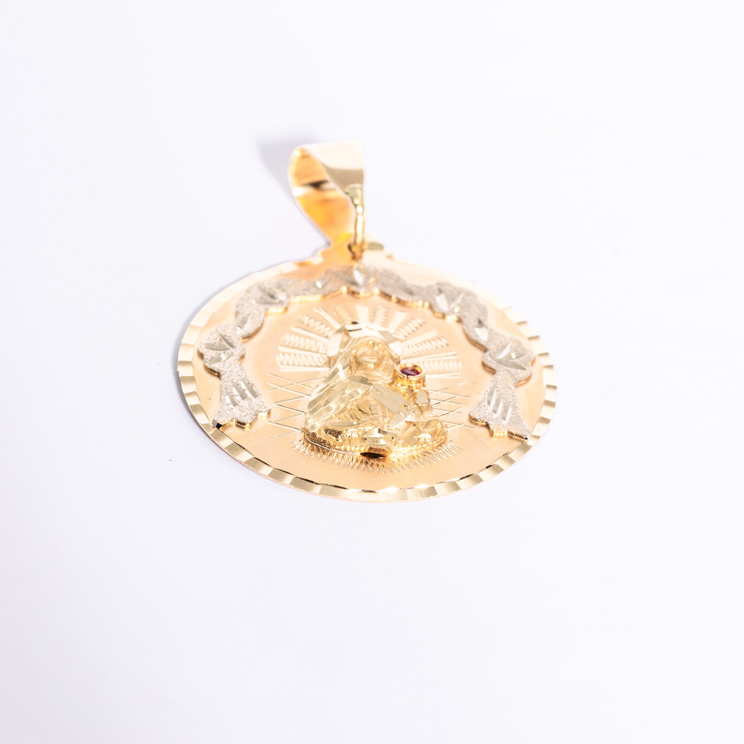 Medallion pendant
